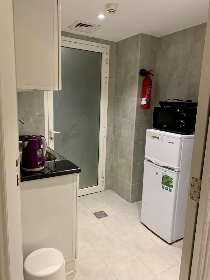 שארג'ה Al Rawdha Hotel Apartments מראה חיצוני תמונה