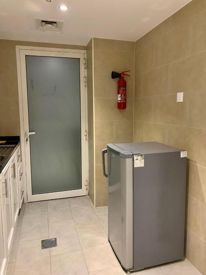 שארג'ה Al Rawdha Hotel Apartments מראה חיצוני תמונה